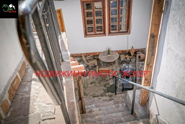 Двуетажна къща в гр. Велико Търново, city of Veliko Tarnovo | Houses & Villas - снимка 12