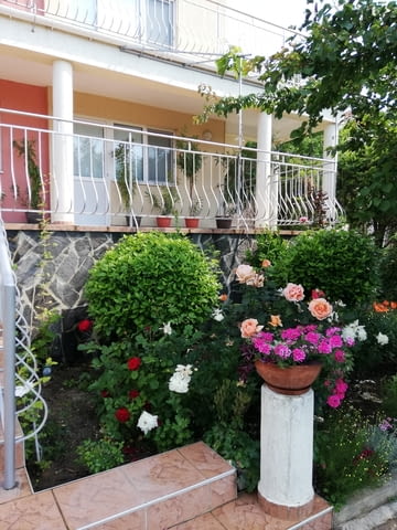 Вила Бадема Балчик, Къща под наем, Басейн, Детска площадка, Интернет, Климатик, Паркинг, Кабелна телевизия - град Балчик | Почивка на Море - снимка 1