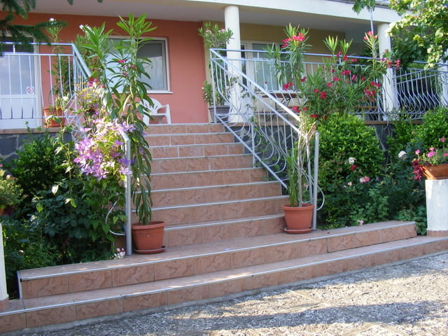 Вила Бадема Балчик, Къща под наем, Басейн, Детска площадка, Интернет, Климатик, Паркинг, Кабелна телевизия - град Балчик | Почивка на Море - снимка 7