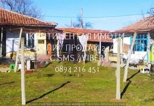 Код 62991. Две стари едноетажни тухлени къщи с обща площ 160м2 и голям двор 1500м2. Всяка къща се съ - снимка 1