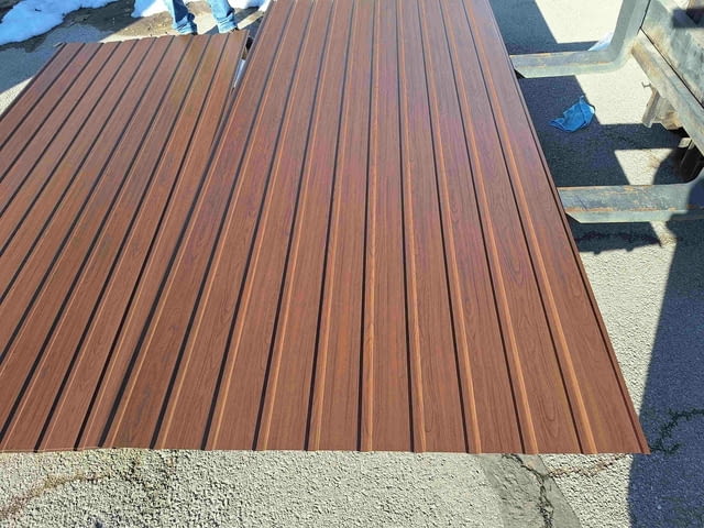 Облицовъчна-фасадна трапецовидна пластифицирана ламарина с дървесна шарка - снимка 1