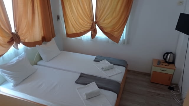 Къща за гости Вълкова Ahtopol, Rental House, Air Conditioning, Cable TV - city of Ahtopol | Seaside Holidays - снимка 4