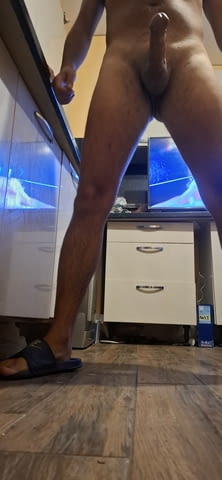 Дебел рязан кур с огромна глава In Hotel, My Place, Your Place, Athletic, 70 kg - city of Sofia | Men looking for Women - снимка 6