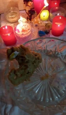 Най-силна е в изчистването на магиите, най-успешна в любовните проблеми. - снимка 3