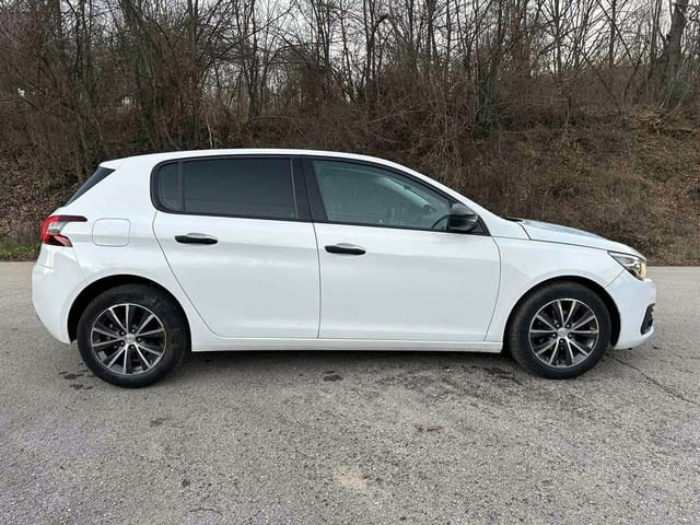 Peugeot 308 1.5BlueHDI - 87000км. 2020г. Дизел, Ръчна, Хечбек - град Троян | Автомобили / Джипове - снимка 5